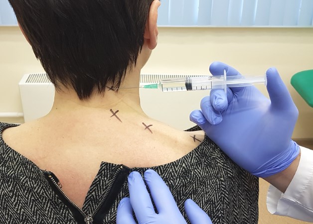 уколы в шею