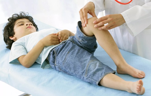 болят колени у ребенка