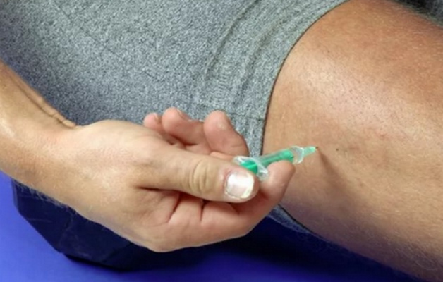 укол самому себе