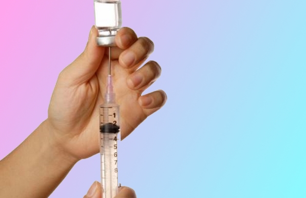 Лиофилизат разводится водой для инъекций