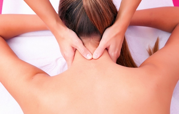 массаж воротниковой зоны