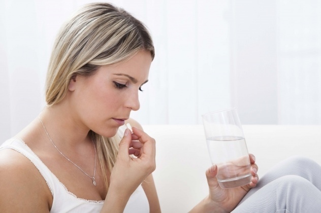 Таблетки запивают небольшим количеством воды